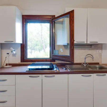 בית נופש Luxurious Holiday In Cropani Marina With Swimming Pool