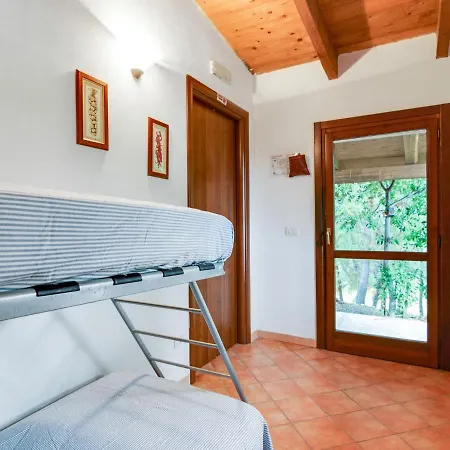 בית נופש Luxurious Holiday In Cropani Marina With Swimming Pool Badolato